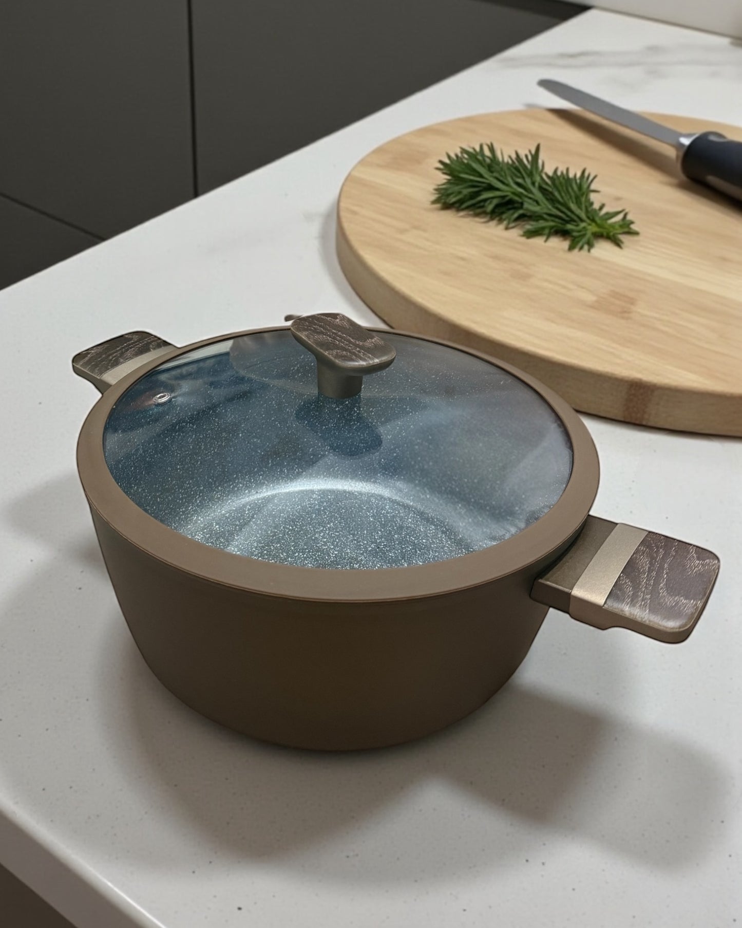 Casseruola Antiaderente 28 cm con Manici Soft Touch Fondo Full Induction Coperchio in Vetro e silicone antirottura